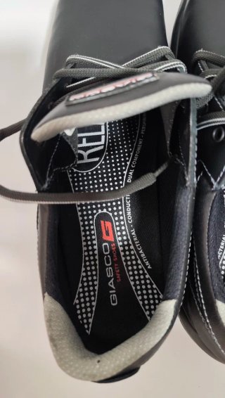 Zapatos de seguridad Giasco negros talla 50