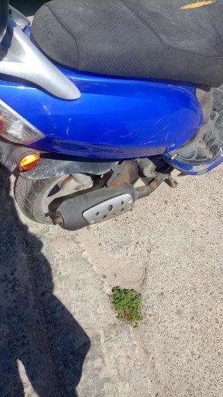 Moto Scooter Azul Automática