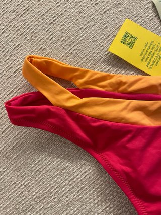 Bikini Benetton Naranja y Rojo