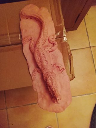 Figura cocodrilo barro artesanal