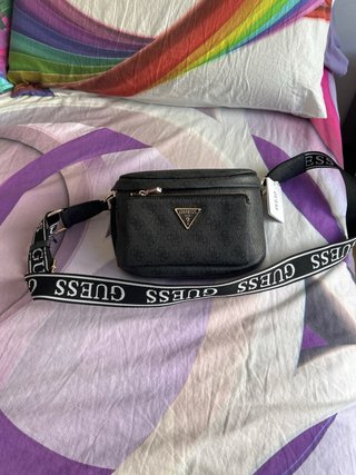 Bandolera Guess Negra con Estampado