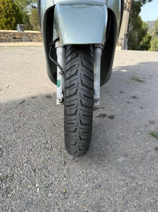Aprilia Scarabeo 200 Gris