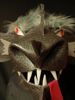 Cabezudo Dragón Negro