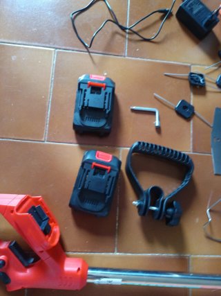 Desbrozadora Inalámbrica + Accesorios