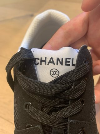 Zapatillas Chanel Negras y Blancas
