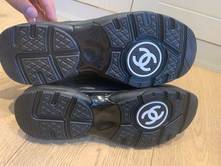 Zapatillas Chanel Negras y Blancas