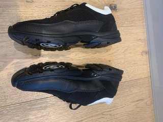 Zapatillas Chanel Negras y Blancas