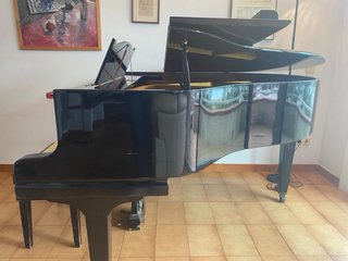 Piano de cola August Förster