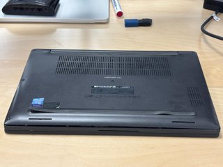 Dell Latitude 7400 Negro