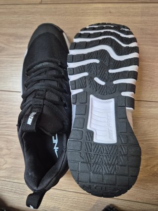 Zapatillas Nike Talla 40 Negras y Blancas
