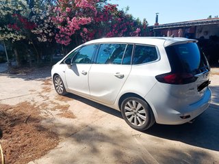Opel Zafira Tourer 2015