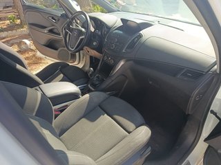 Opel Zafira Tourer 2015