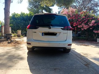 Opel Zafira Tourer 2015