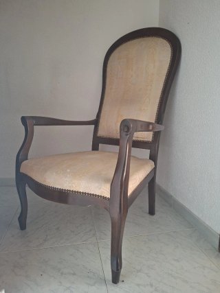 Juego de 2 sillas de madera y tela