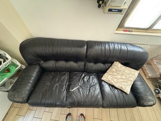 Divano in pelle nero