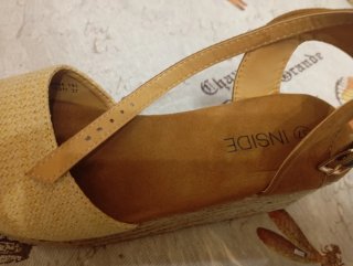 Sandalias cuña beige y marrón talla 37