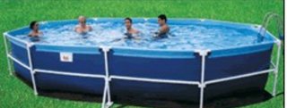 Piscina familiar elevada