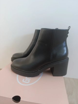 Botines negros a estrenar