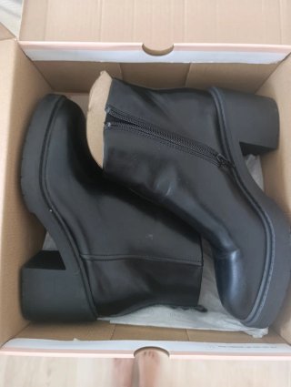 Botines negros a estrenar