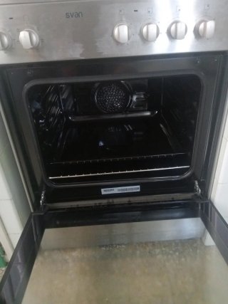 Horno con placa vitrocerámica de inducción