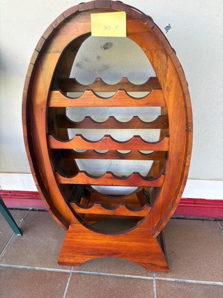 Botellero de madera estilo barril