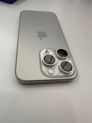 Chasis iPhone 15 Pro con cámaras y batería