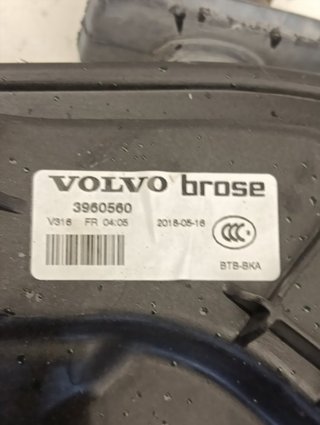 ELEVALUNAS DELANTERO DERECHO VOLVO XC40 D4204T12