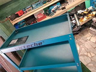 Carrello attrezzi Victeche con ruote