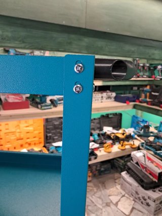 Carrello attrezzi Victeche con ruote