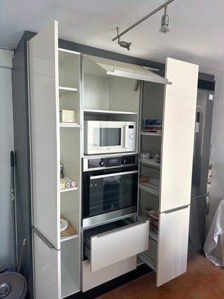 Cocina moderna beige y gris