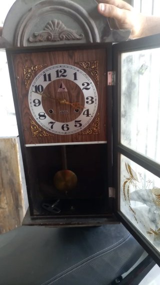 Reloj de pared antiguo