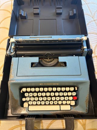 Máquina de escribir Olivetti Studio 46