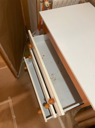 Cajonera blanca y madera