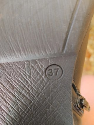 Botines de piel negros