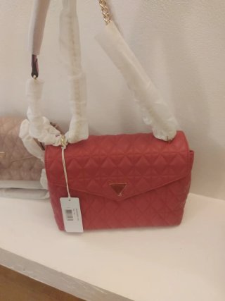 Borsa Guess tracolla trapuntata