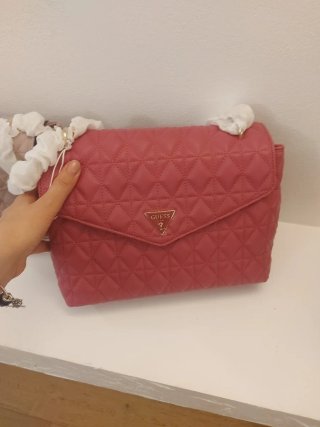 Borsa Guess tracolla trapuntata