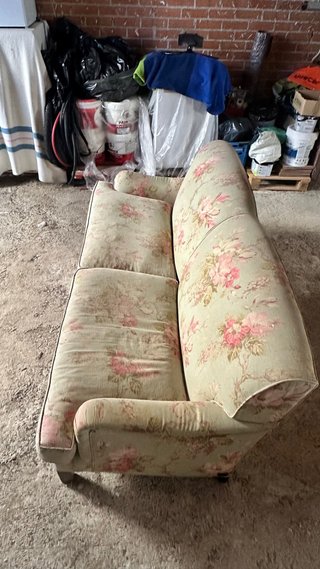 Regalo sofa, se recoge en Cobeña