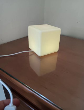 Lámpara LED Cubo varios colores