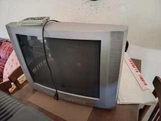3 Televisores de tubo