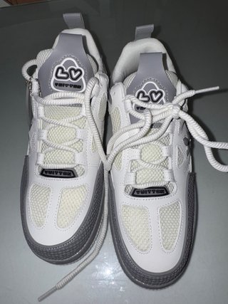 Zapatillas Louis Vuitton Skate Grises y Blancas