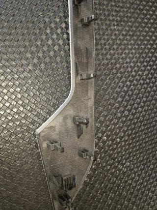 Audi 8W0867420 Plástico