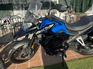 Macbor 125 Adventure Negra y Azul