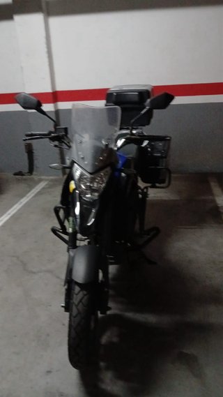Macbor 125 Adventure Negra y Azul