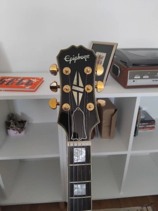 Guitarra Epiphone Les Paul Custom (SOLO MUEBLE)