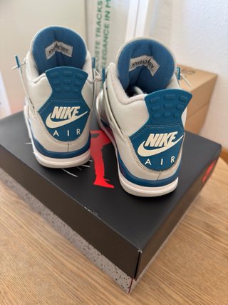 Jordan 4 Military Blue