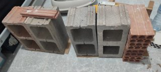 Ladrillos de cemento y arcilla