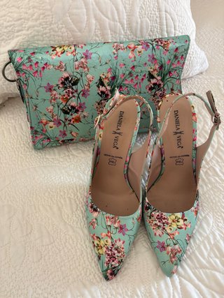 Zapatos talla 35 y cartera DANIELA VEGA florales
