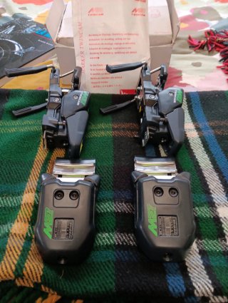 Fijaciones de ski Marker nuevas.