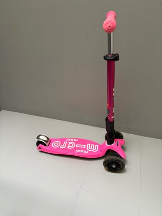Patín Micro Maxi Deluxe Rosa- luces en la ruedas