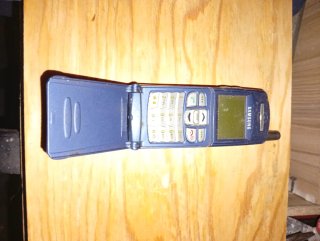 Teléfono Móvil Antiguo Naranja/Negro